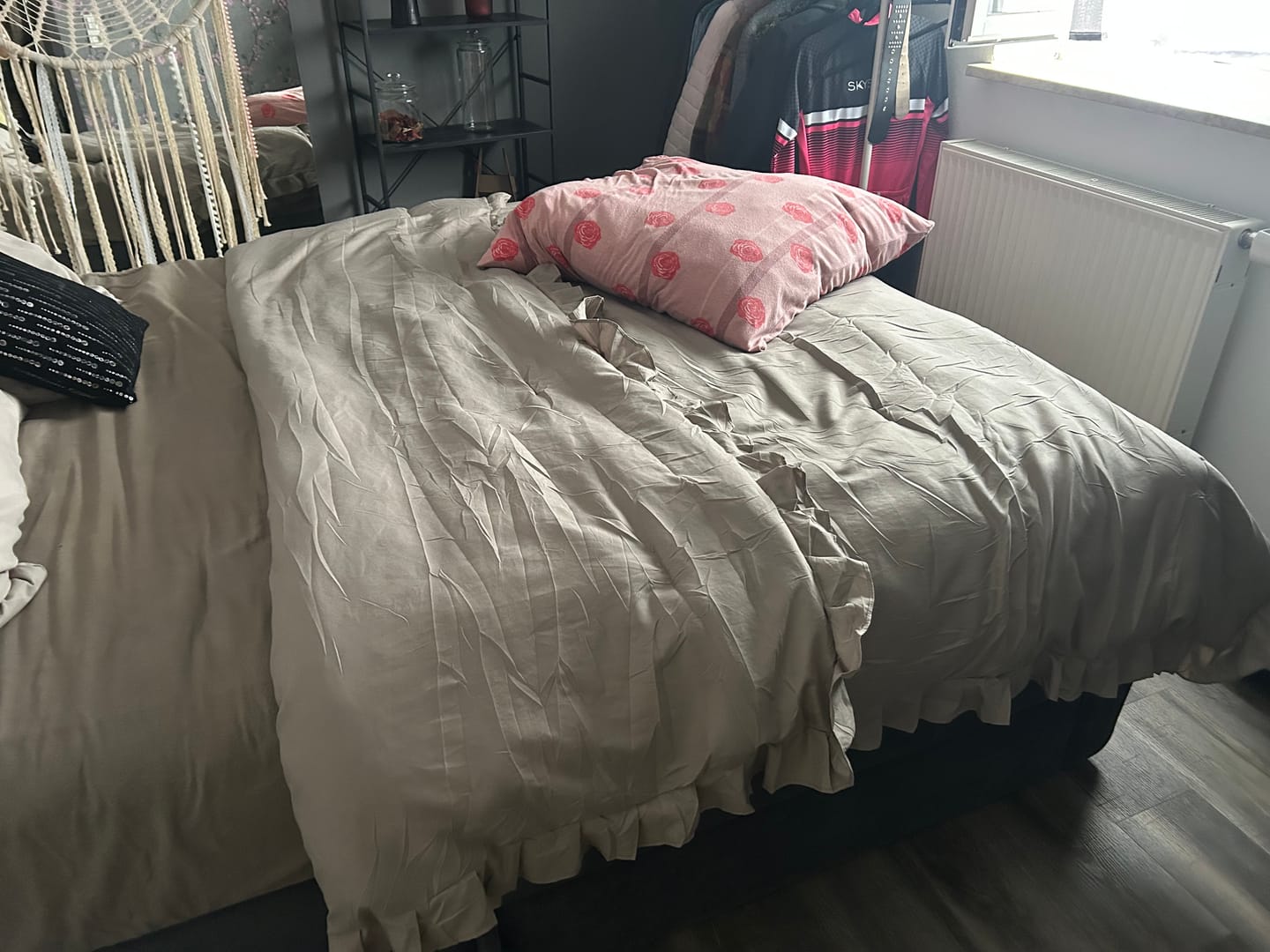 Customer photo review of Y-NOT Bettdecke mit Ruffles Taupe
