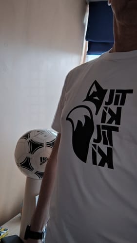 Customer photo review of Polera Mix Big Logo Tilki