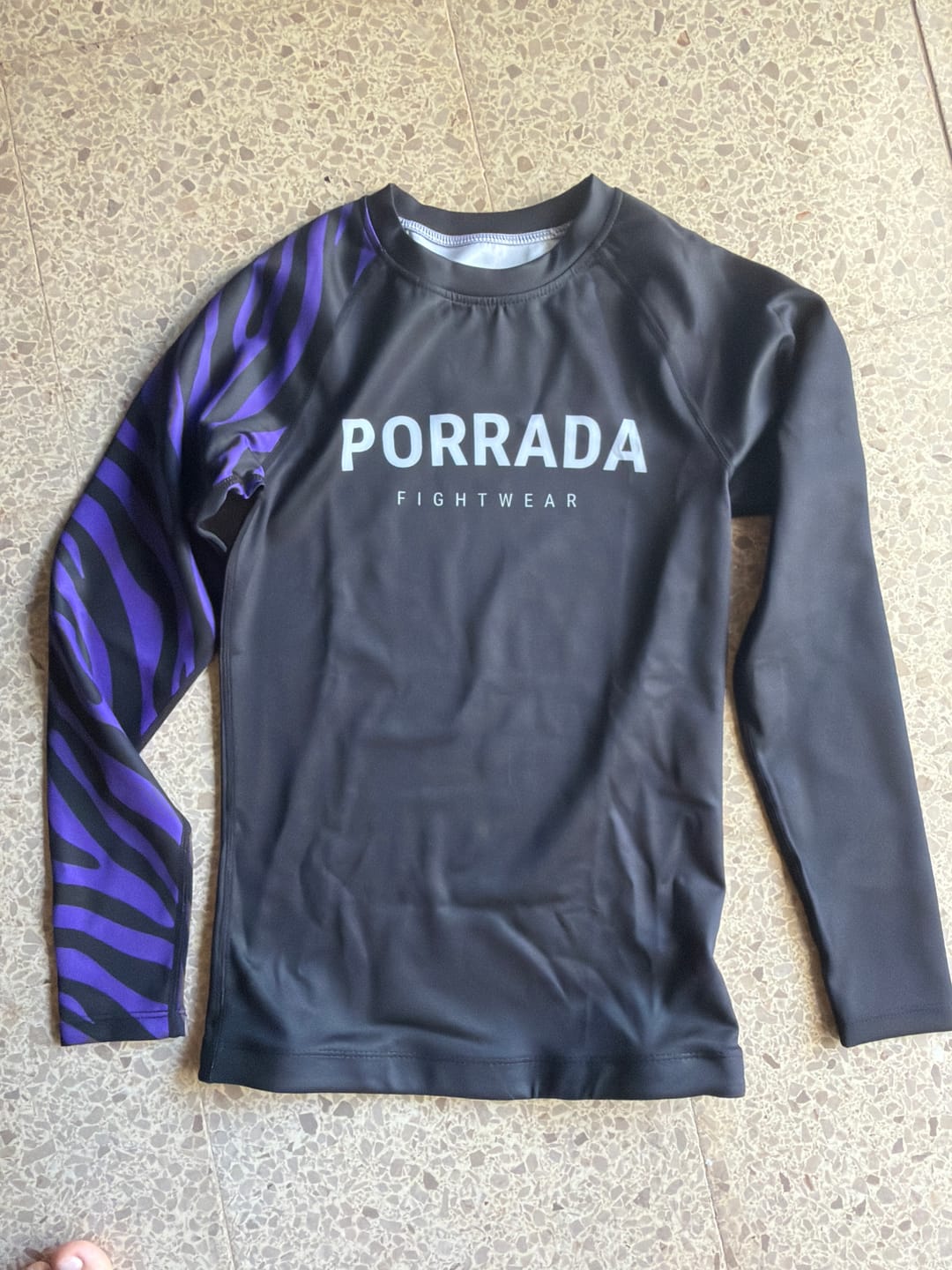 Customer photo review of IBJJF PURPLE RANKED WOMEN RASH GUARD