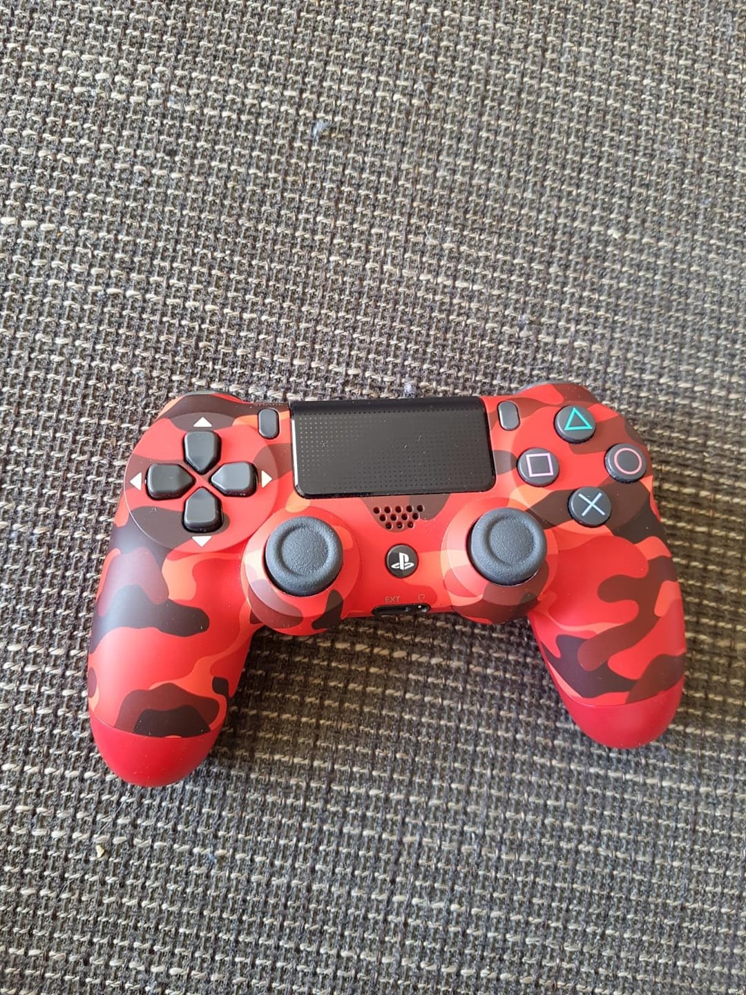 Customer photo review of Sony Manette sans fil PS4 Dualshock – Édition Camouflage