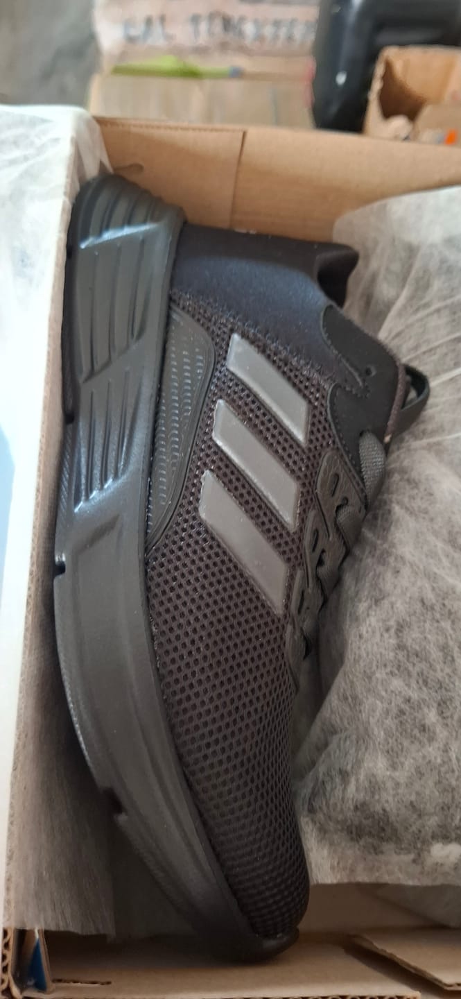 Customer photo review of Tenis 510 Negro Oxford