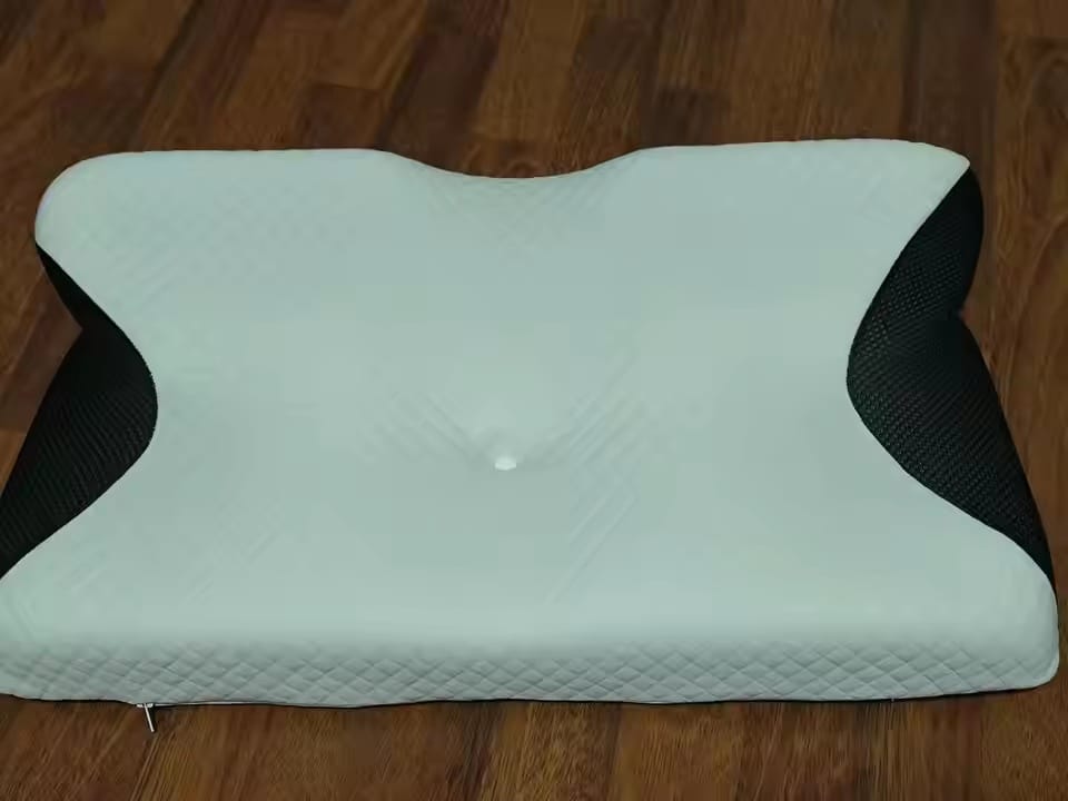 Customer photo review of Nuvora™- Almohada Cervical Ergonómica