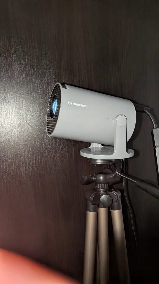 Customer photo review of Mini Proyector Smart 180 VELTRIX™