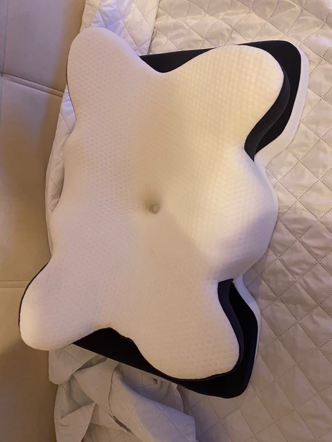 Customer photo review of Timoties Ortopedik Visco Boyun Yastığı