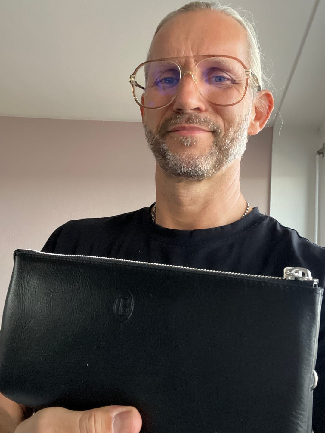 Customer photo review of Belluvi Duo Pouch
