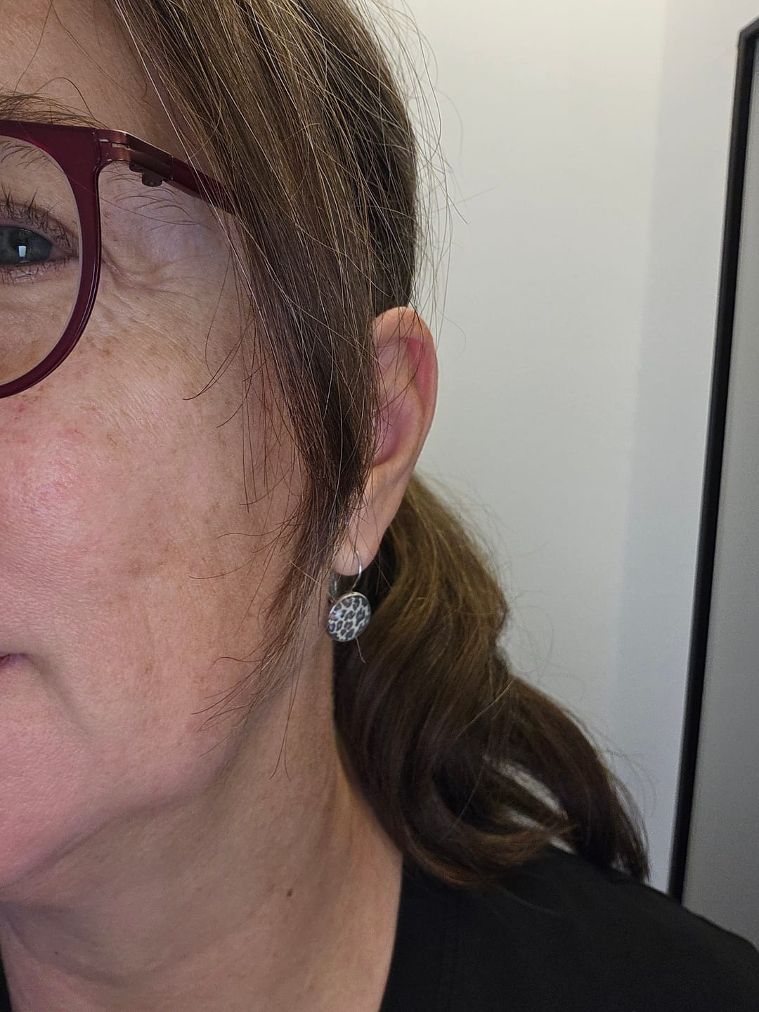 Customer photo review of Ohrschmuck Heimatliebe - Leo