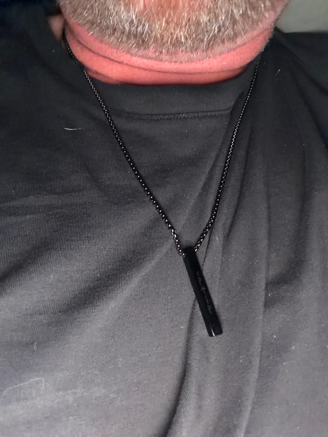 Customer photo review of Collier Barre Runes Viking Gravé Femme