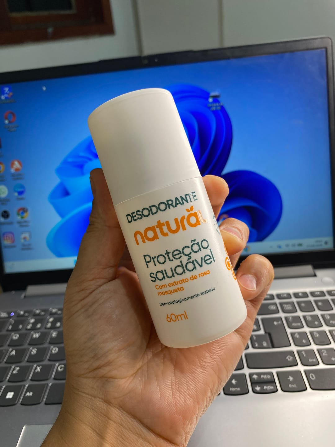 Customer photo review of Desodorante Roll-on Natural Sem Alumínio com Rosa Mosqueta 60 ml