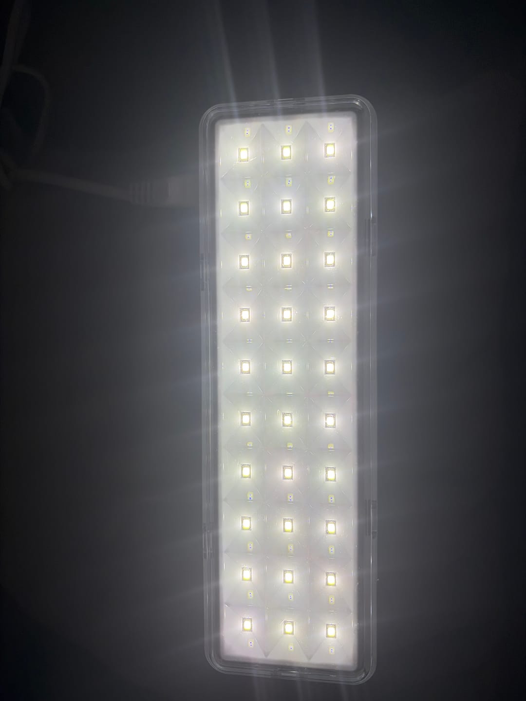 Customer photo review of Lámpara De Emergencia Recargable 30 Led Lae-30 Volteck