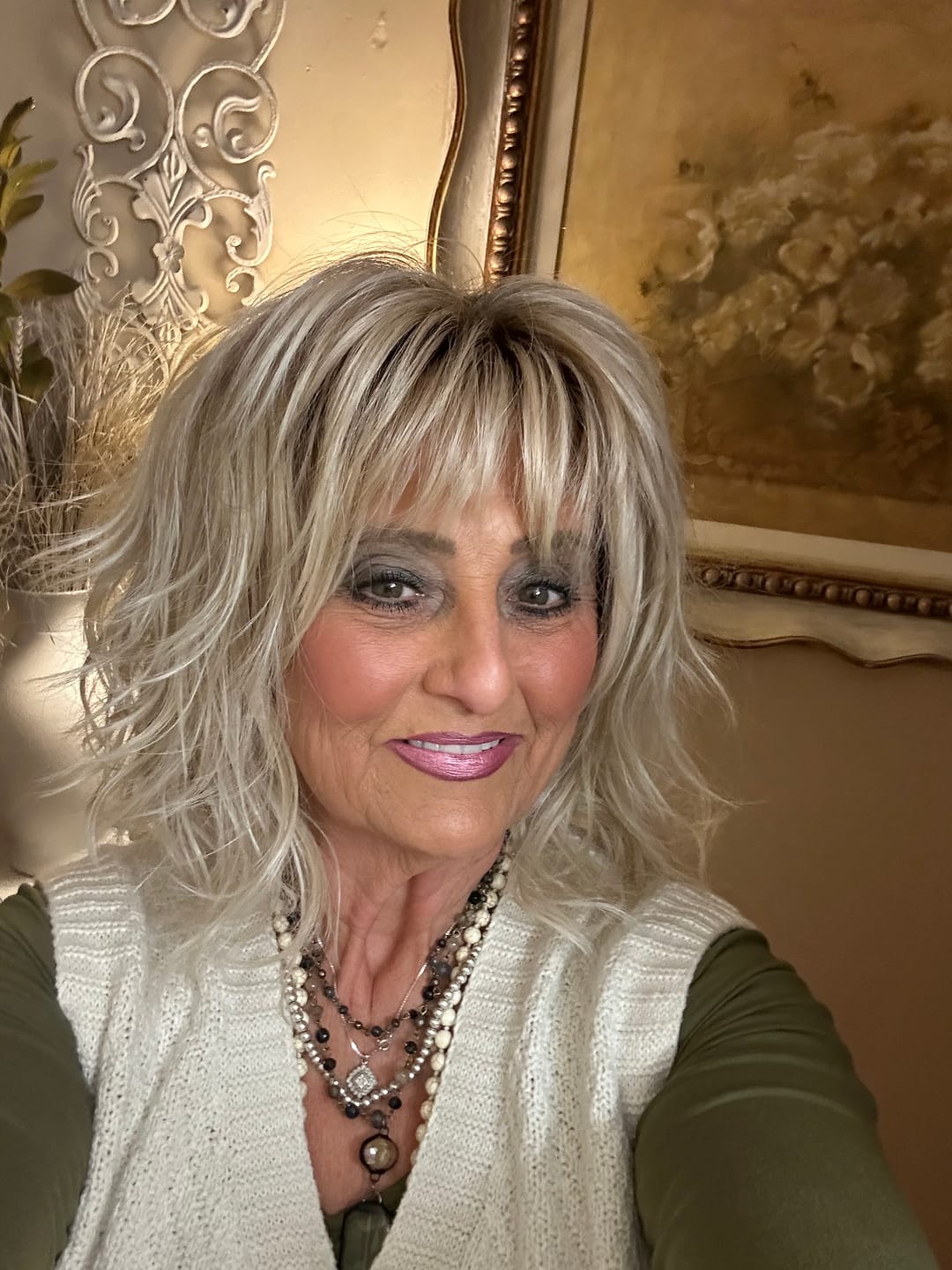 Customer photo review of PRETTY POMP - Paparazzi Blonde
