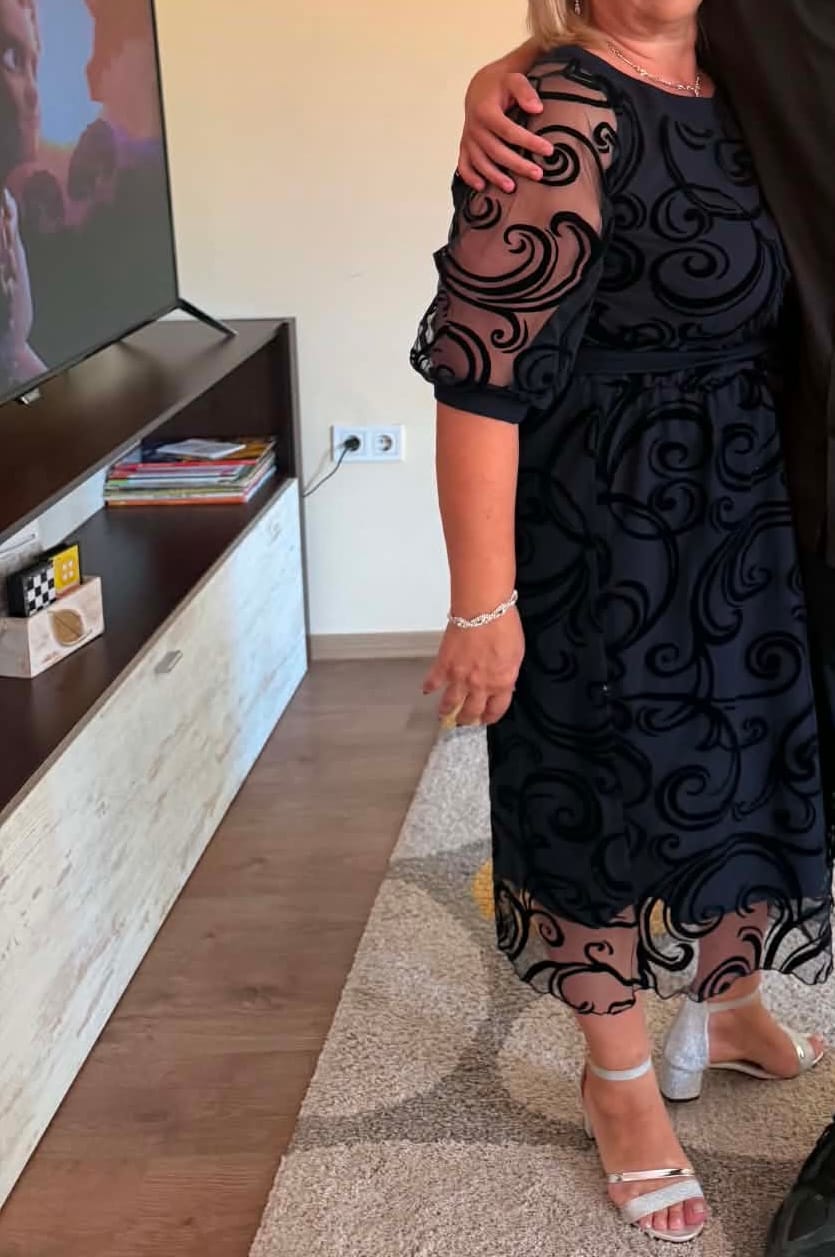 Customer photo review of Рокля от мрежа с флок с колан