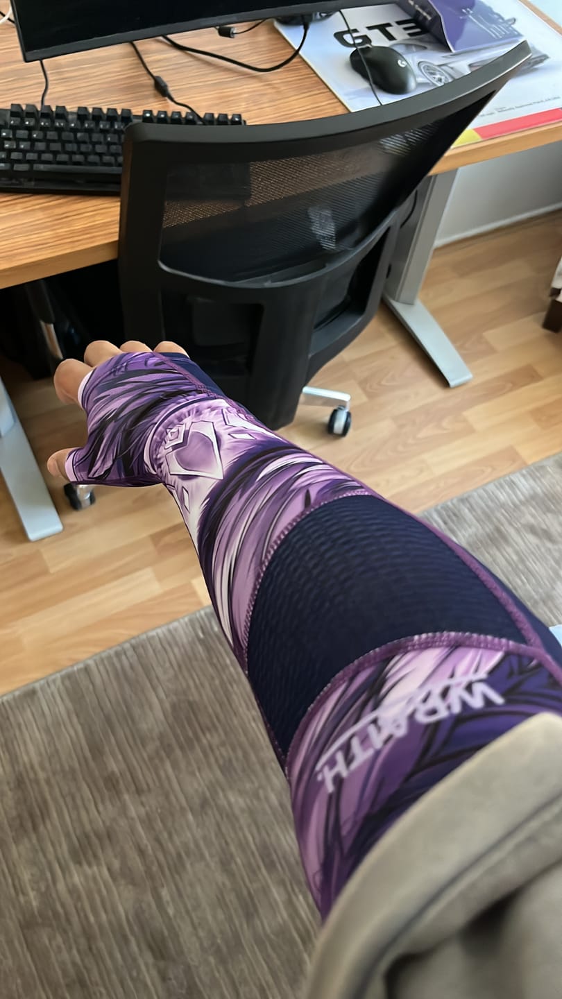 Customer photo review of Wraith Esports [BBL Edition] Arm Sleeve