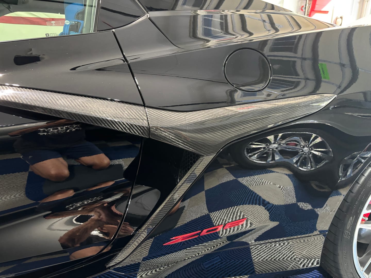 Customer photo review of Chevrolet Corvette C8 Z06 DRY CARBON FIBER Side Door Garnish
