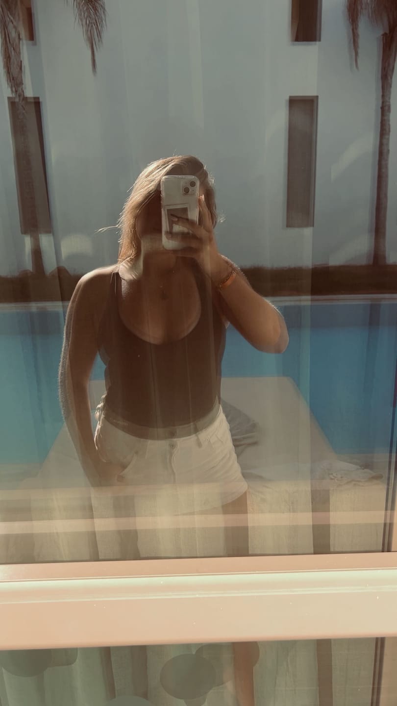 Kundenbewertung mit Foto zum LABEL BODYSUIT DARK BROWN