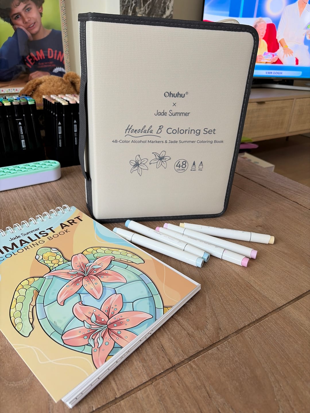 Customer photo review of Ohuhu x Jade Summer Alcohol Markers & Coloring Book Set, 47 Colors + 1 Colorless Blender, Honolulu B, Brush & Fine Dual Tips