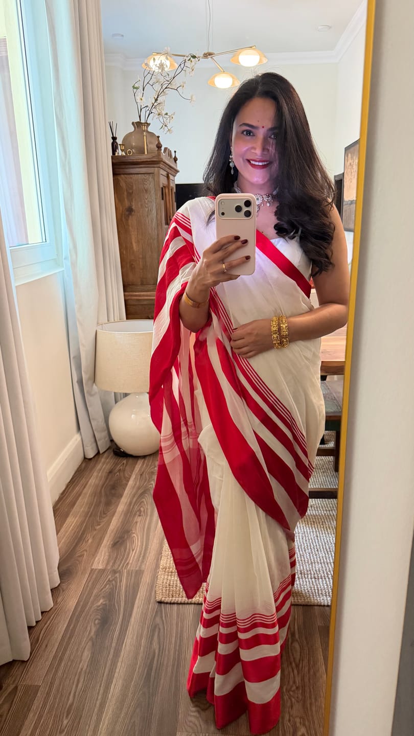 Customer photo review of White And Red Pure Cotton Saree