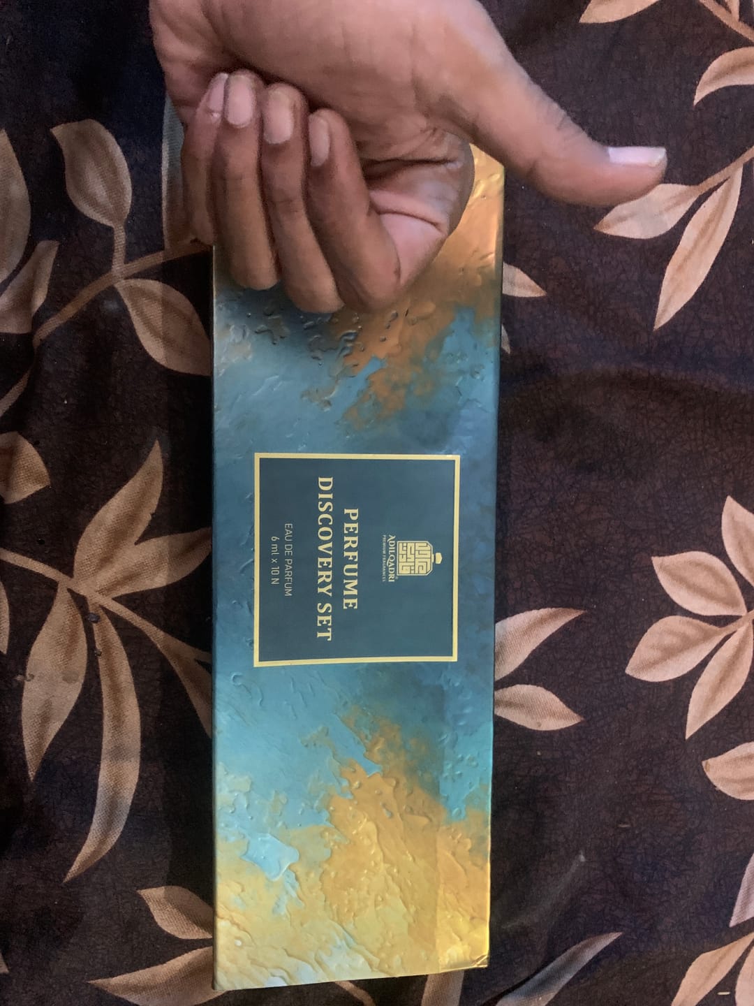 Customer photo review of Perfume Sample Discovery Set – 10 Mini Perfume Sprays (6ml Each)