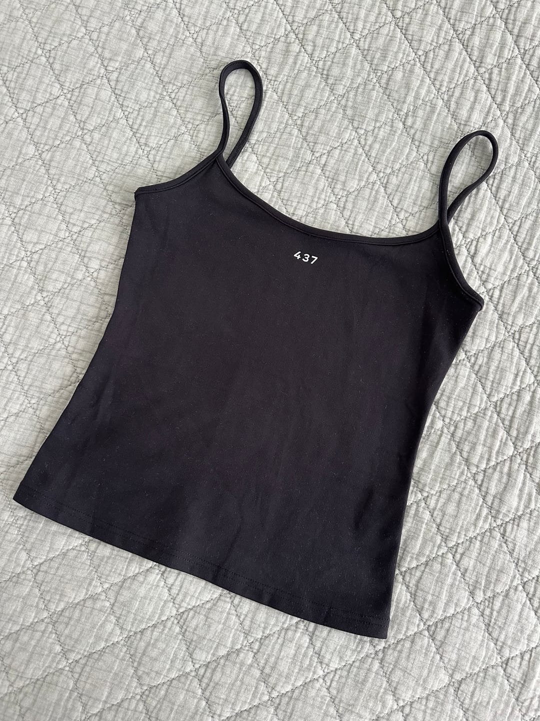 Customer photo review of The Minimalist Tank Black