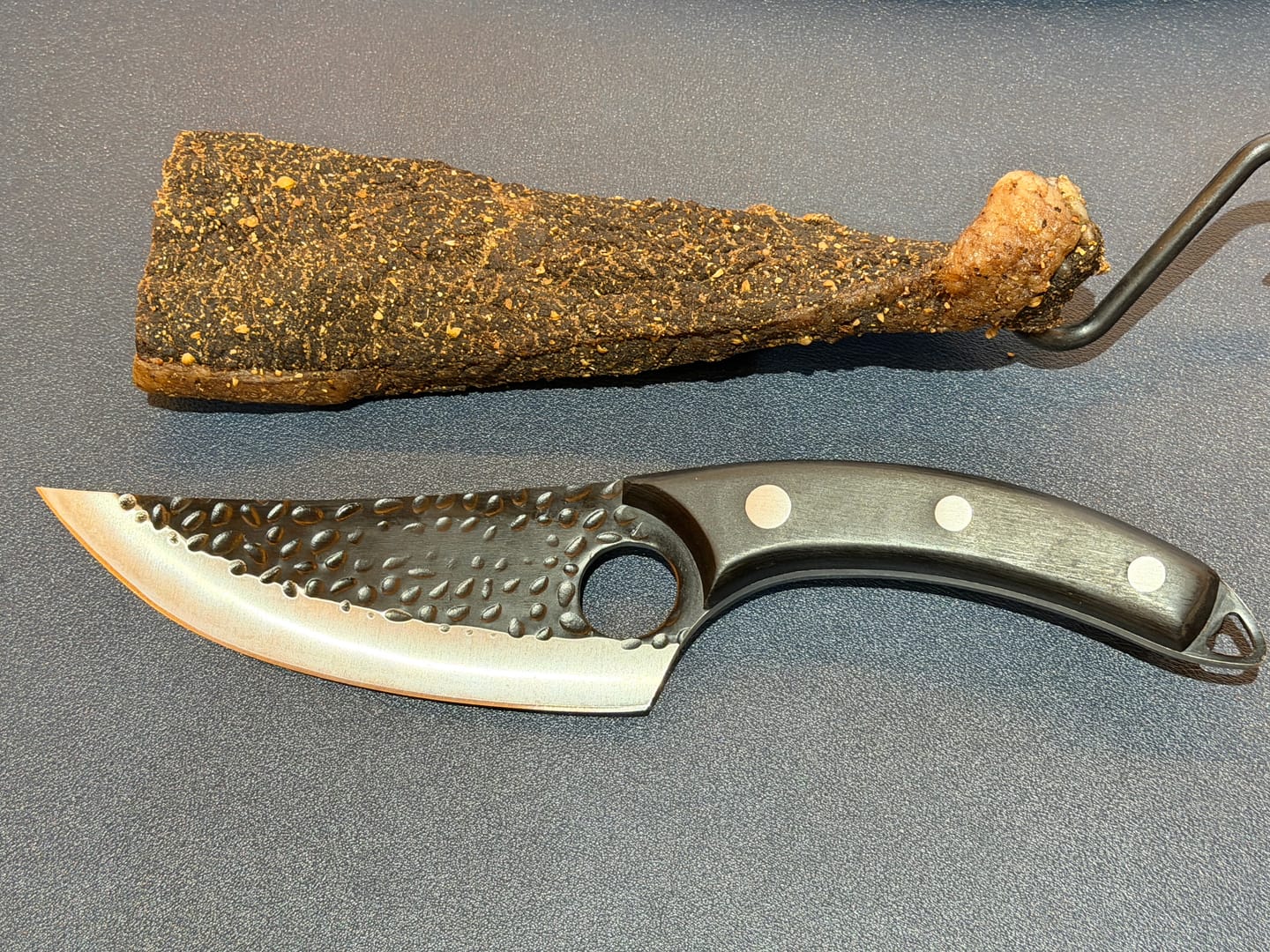 Customer photo review of BRAAIPLANK™ "BEENLEM" HAMMER FORGED BONING KNIFE