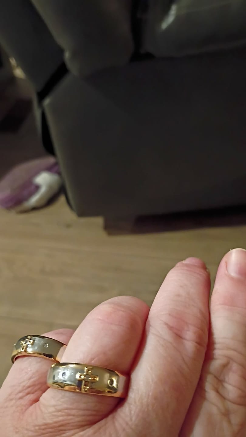 Customer photo review of FREE Today: Modern Style Two-tone Gold Cross Alloy Ring-With God All Things Are Possible