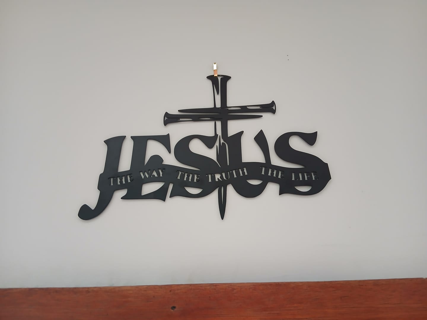 Customer photo review of Christianartworkshop Faithful Jesus & Cross Design Metal Wall Decor Home Decoration
