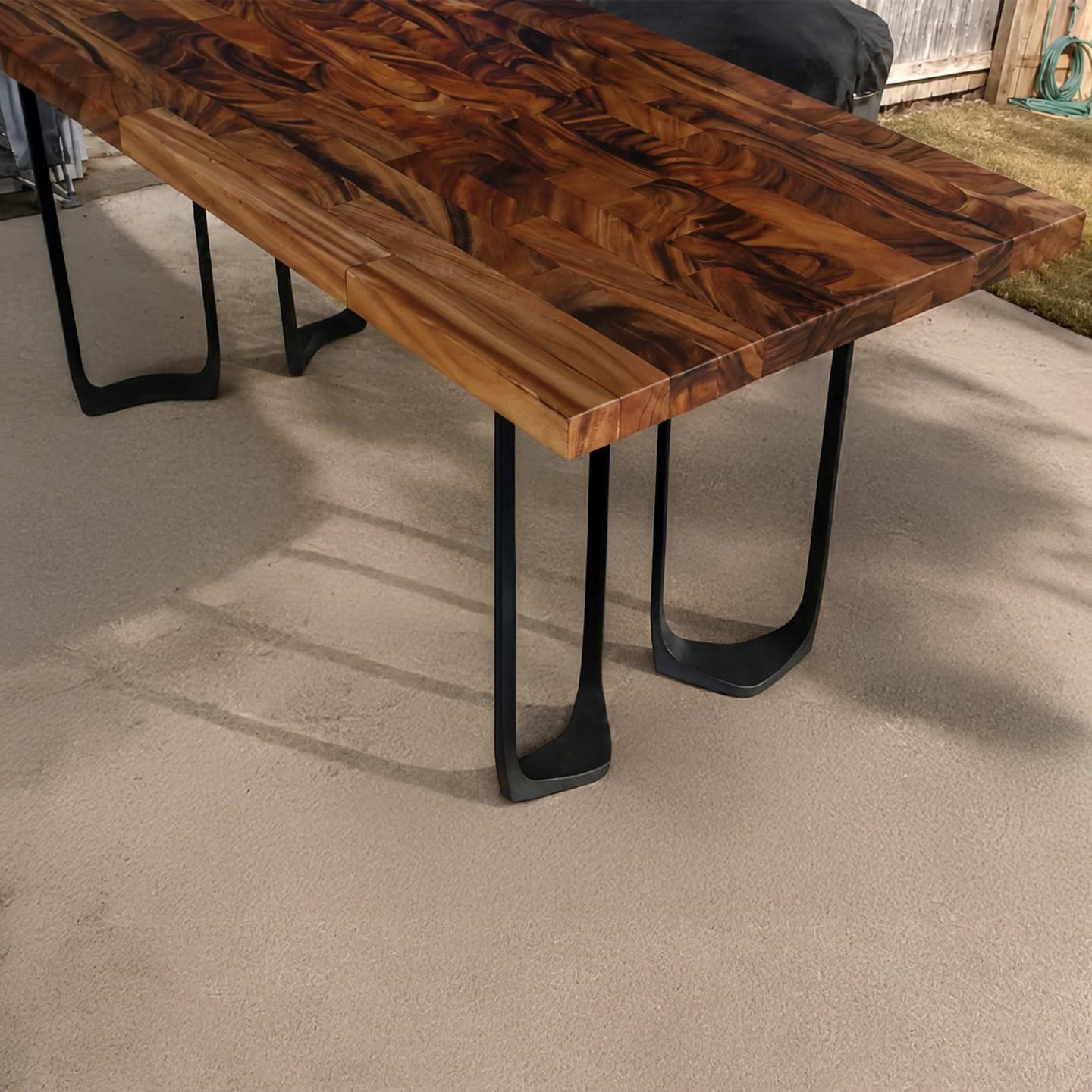 Customer photo review of Office Desk for Modern Workspace and Contemporary Home Office - 408 Framie