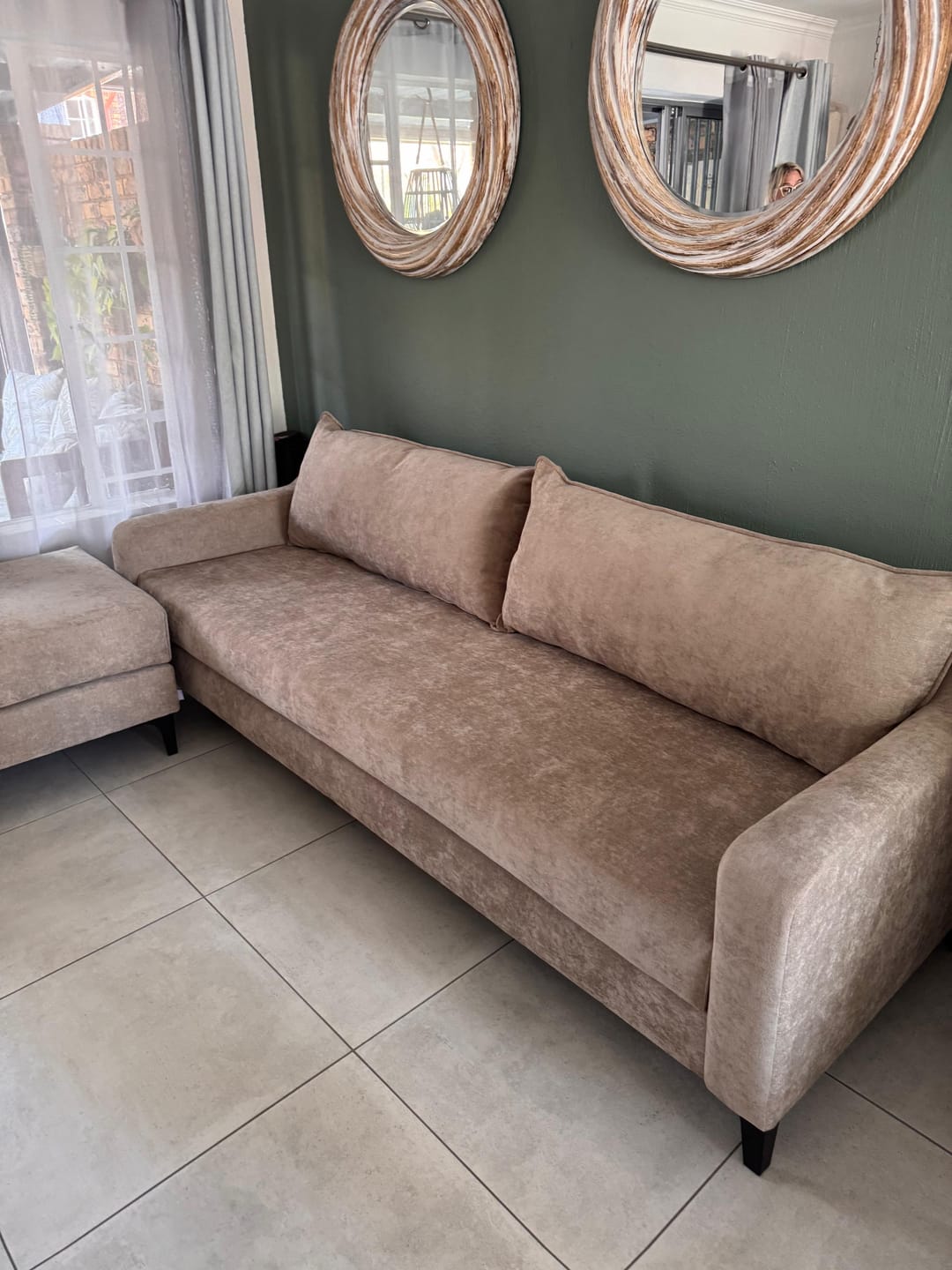 Customer photo review of Nobu Ottoman