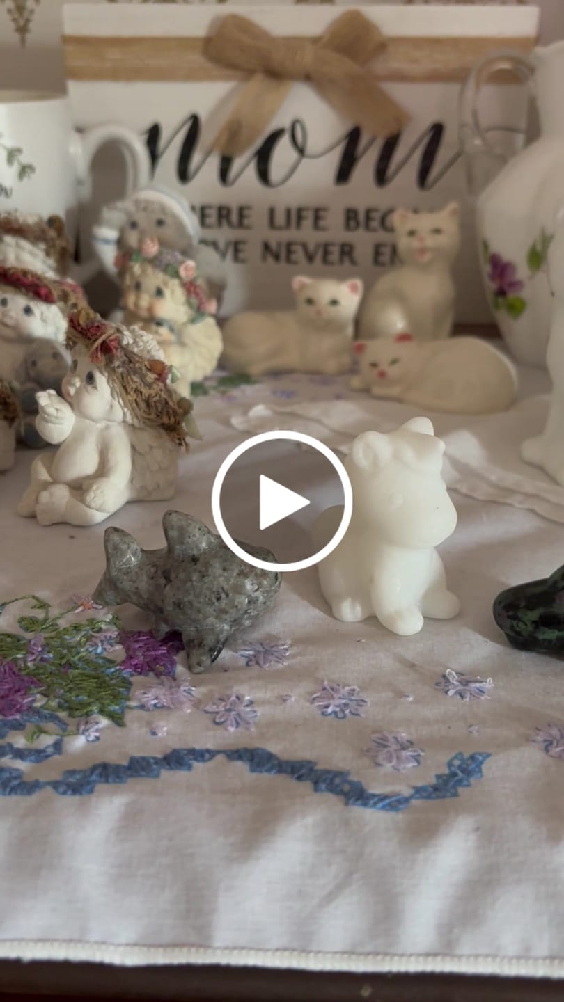 Customer video review of Natural Crystal Lovely Unicorn Carving