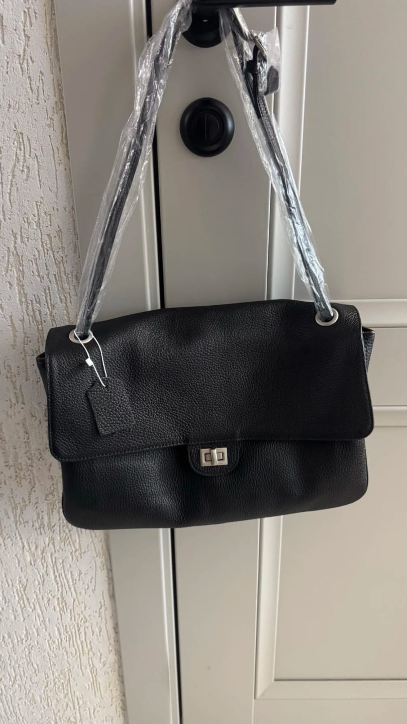 Customer photo review of Alicia Commuting Tote Bag