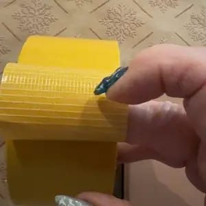 Customer photo review of Adesivo Forte Nastro Doppia Faccia Impermeabile Rimuovibile