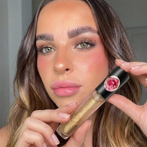 Customer photo review of Voluminizador de Labios – Efecto Inmediato