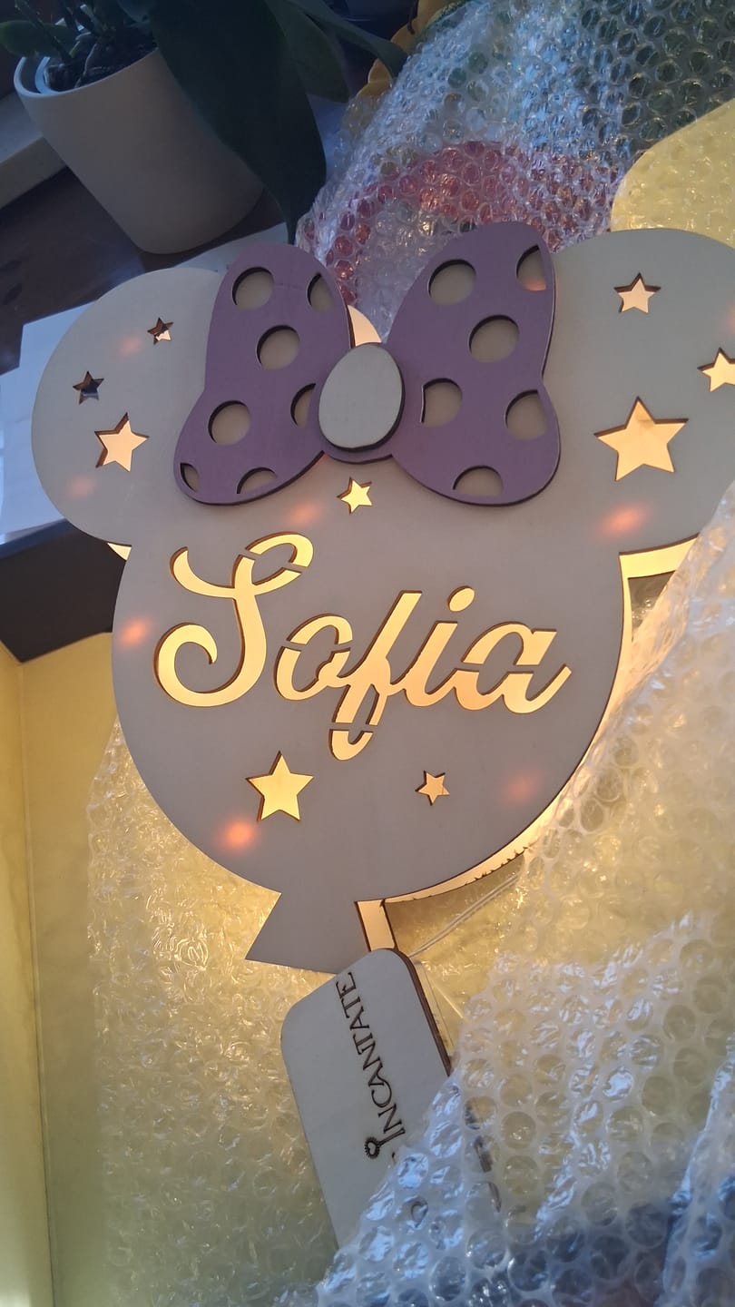 Customer photo review of Lampada Minnie A Parete Con Nome Personalizzato