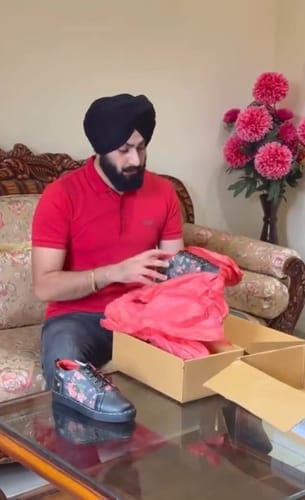 Customer photo review of Bageecha Core Sneaker – Coal