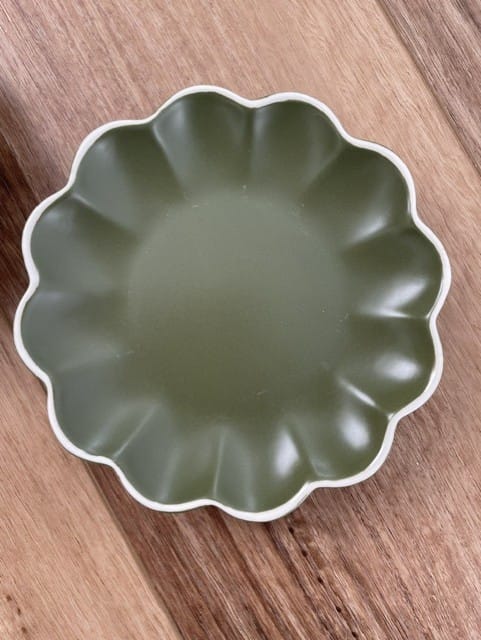 Customer photo review of Vintage Petal Ceramic Cat Bowl with Wooden Stand