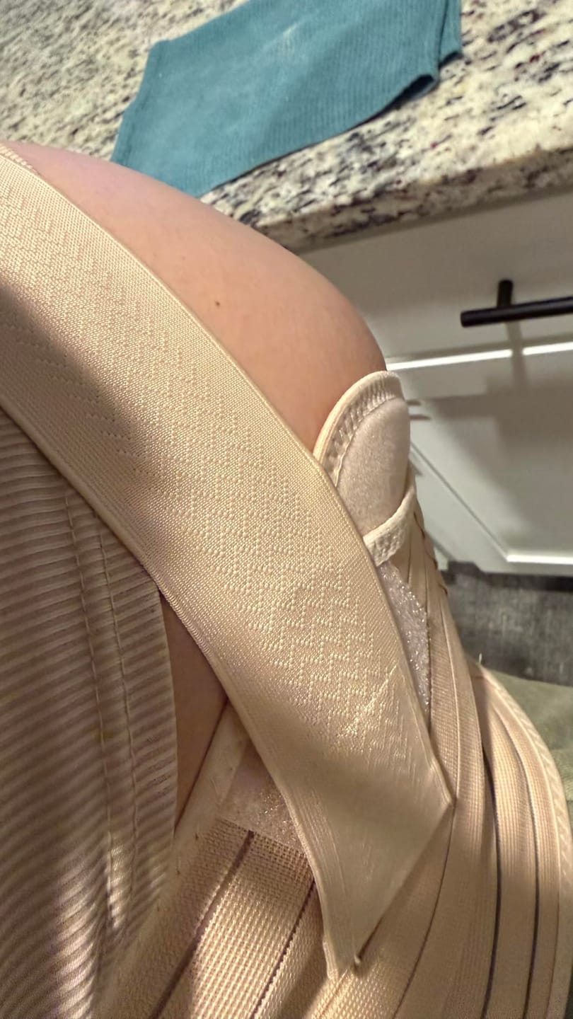 Customer photo review of Blinqo Pregnancy Support Belt for Women