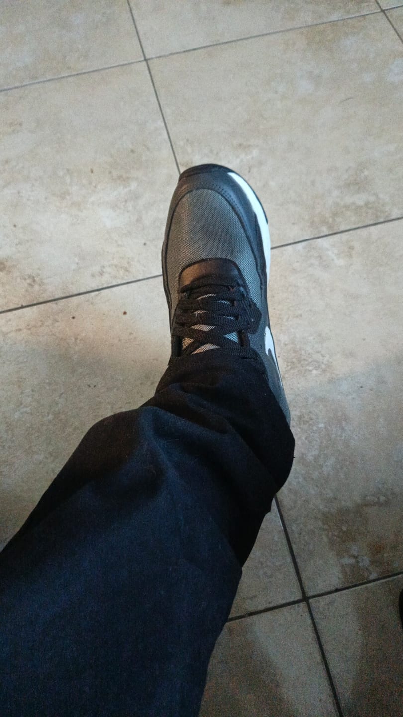 Customer photo review of Tenis Max 90 Oxford Negro Blanco