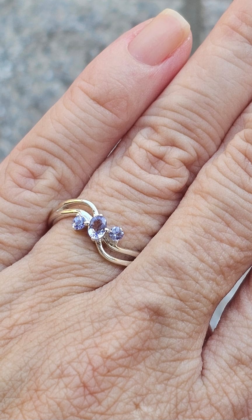 Customer photo review of Anello Tanzanite Trilogy | Argento 925 - NON REGOLABILE