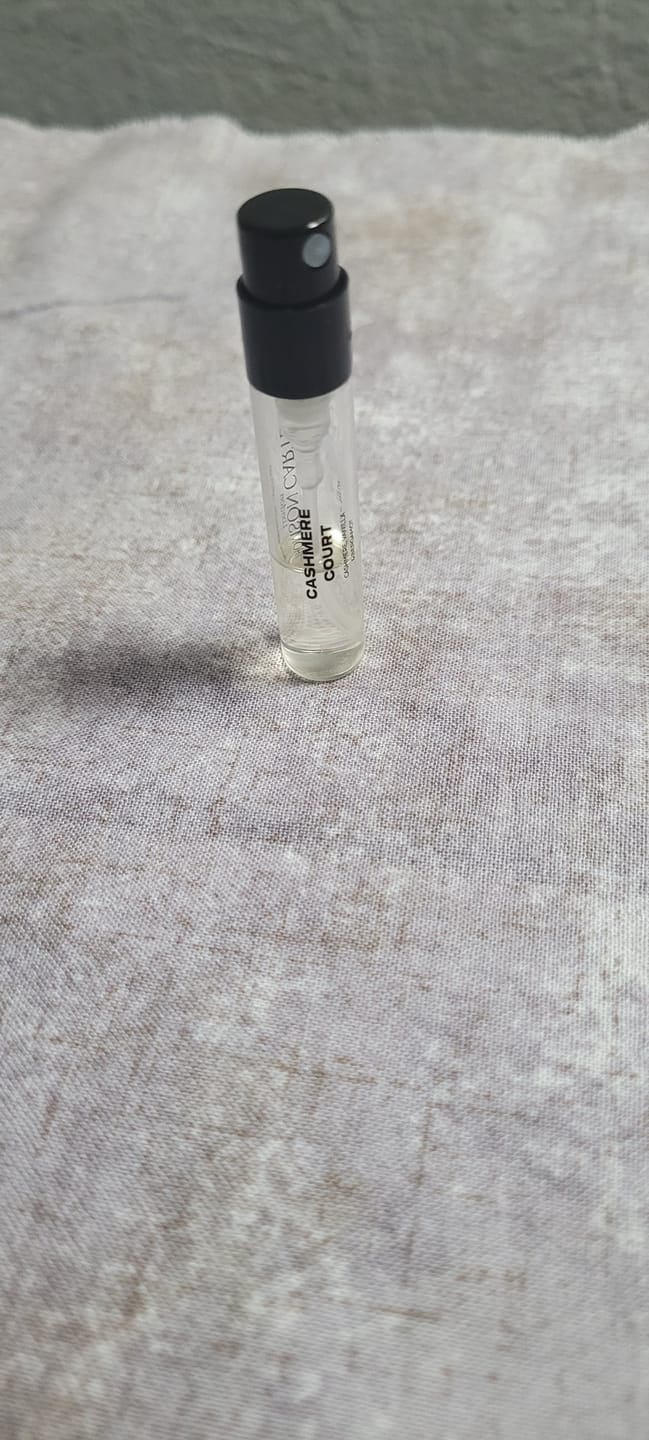 Customer photo review of Cashmere Court | Eau de Parfum | 2ml