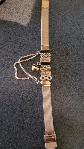 Customer photo review of Mesh charm infinity stones rosé gold