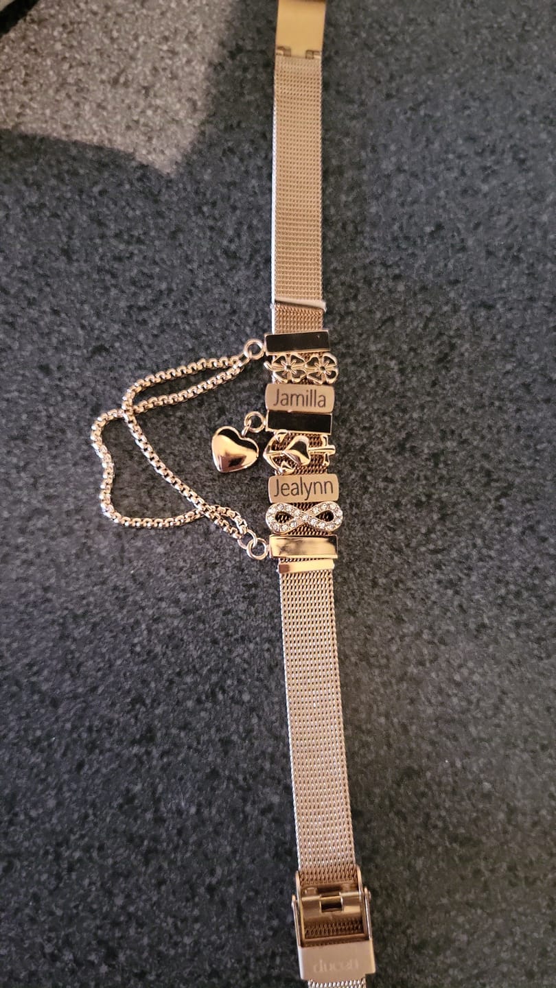 Customer photo review of Mesh charm infinity stones rosé gold