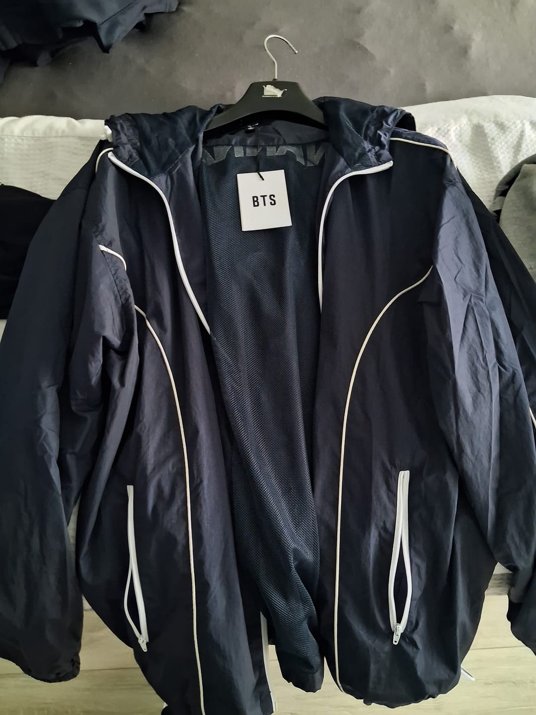 Customer photo review of [4TH PRE-ORDER] BTS - SWIM OFFICIAL MD WIND JACKET (DIVE)