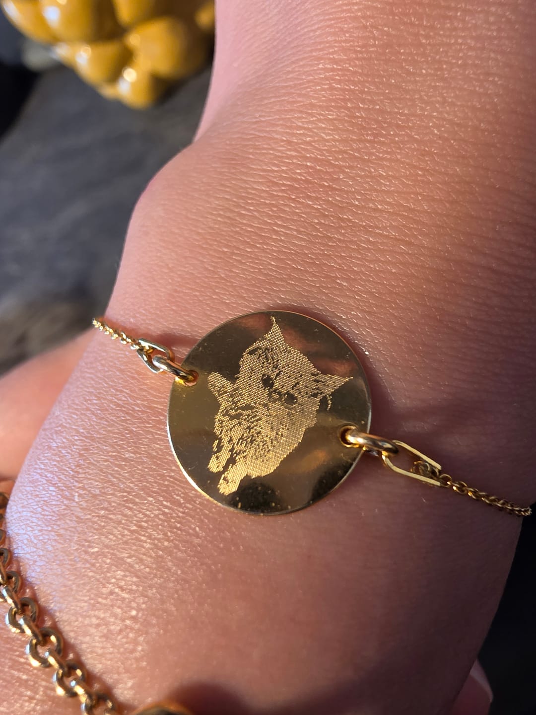 Customer photo review of Feines Armband mit Fotogravur - Gold