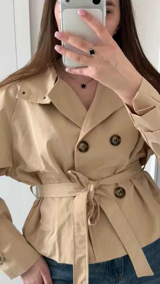 Customer photo review of Trench Velora