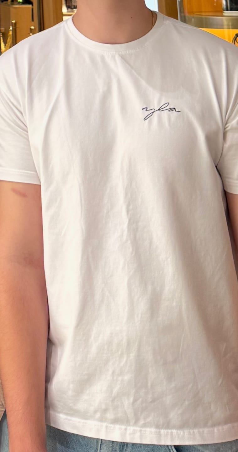 Customer photo review of 466 Tailored Tees