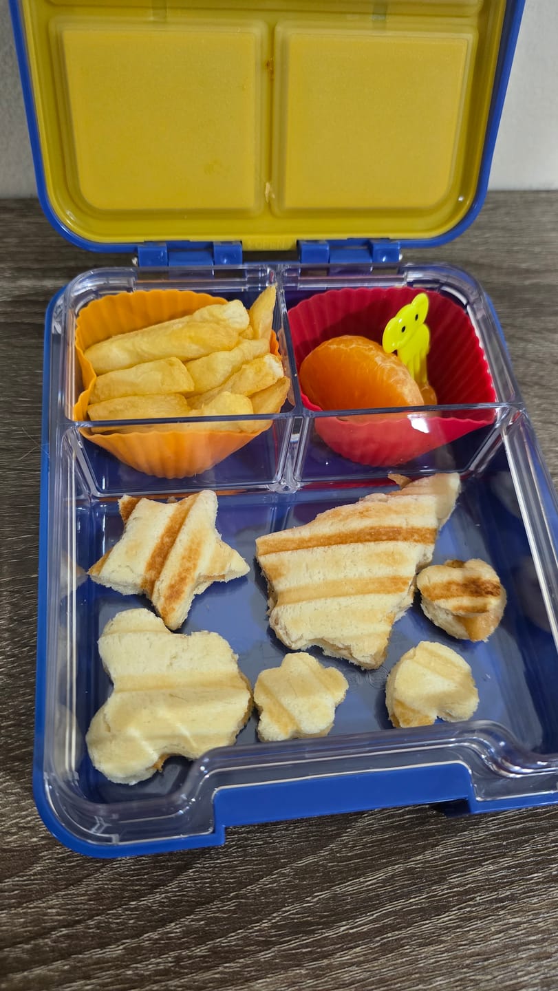 Customer photo review of Sandwich Cutter set for Kids 40pcs