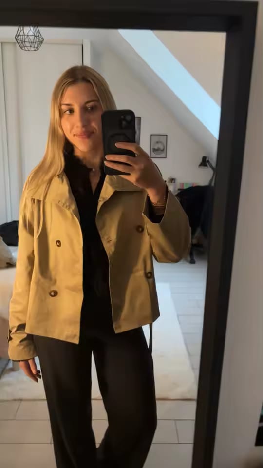 Customer photo review of Trench Velora
