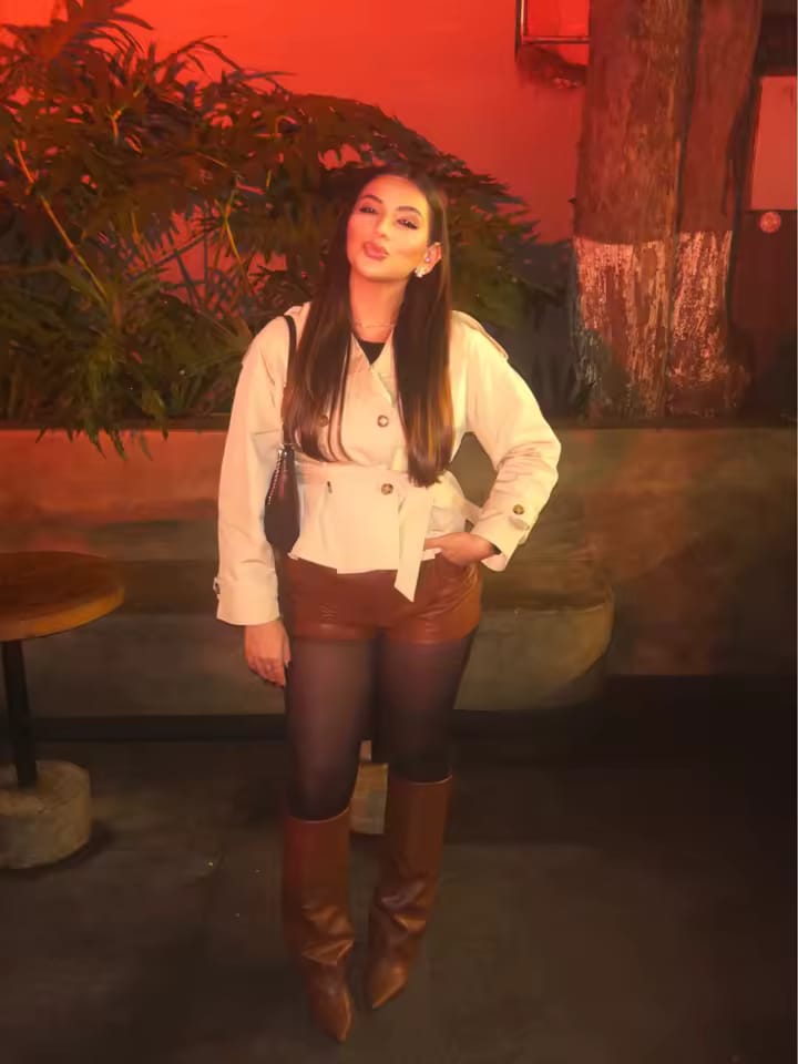 Customer photo review of Trench Velora
