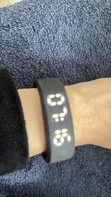Customer photo review of WAKE™ – La sveglia vibrante per bambini