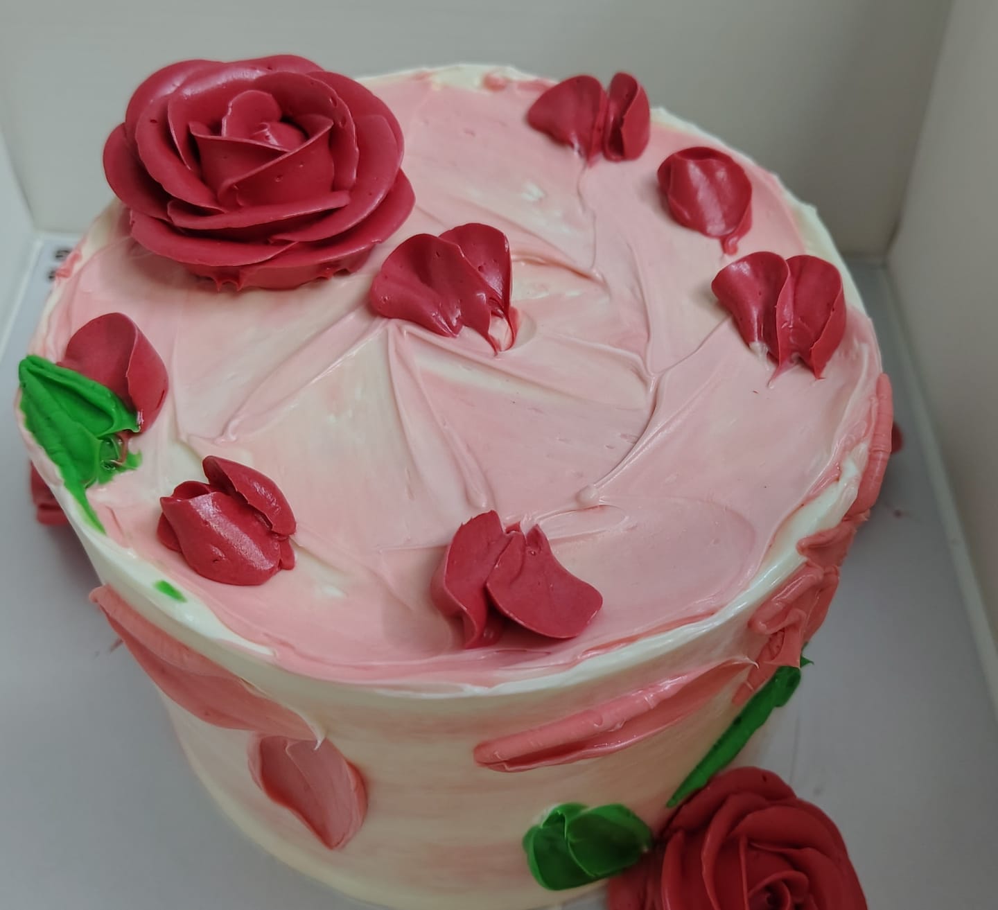 Customer photo review of Pink Rose Ombre Cake