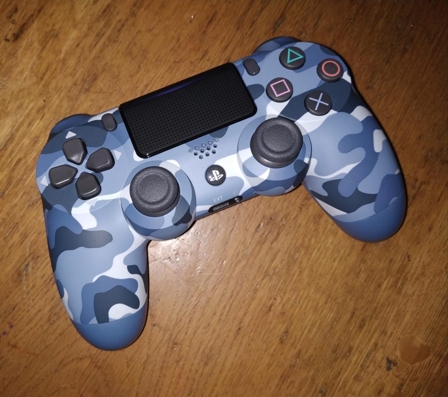 Customer photo review of Sony Manette sans fil PS4 Dualshock – Édition Camouflage